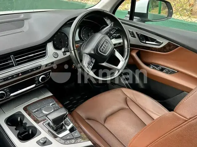 Audi Q7 2017 photo 2