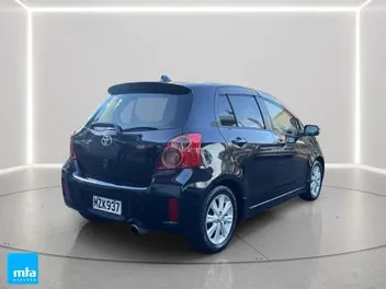 Toyota Vitz 2010 photo 5