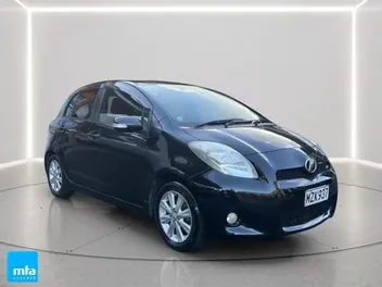 Toyota Vitz 2010 photo 2