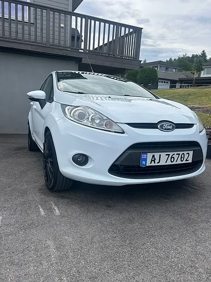 Ford Fiesta 2013 photo 2