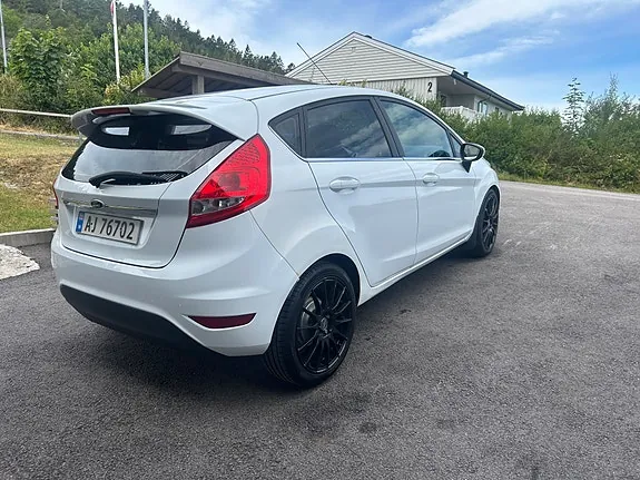 Ford Fiesta 2013 photo 3
