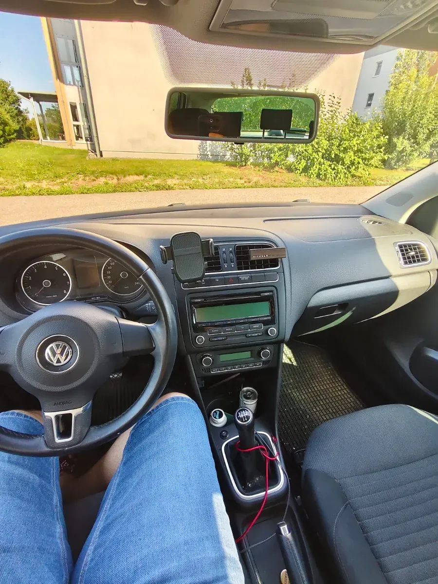 Volkswagen Polo 2010 photo 3