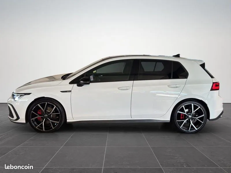 Volkswagen Golf 2024 photo 3