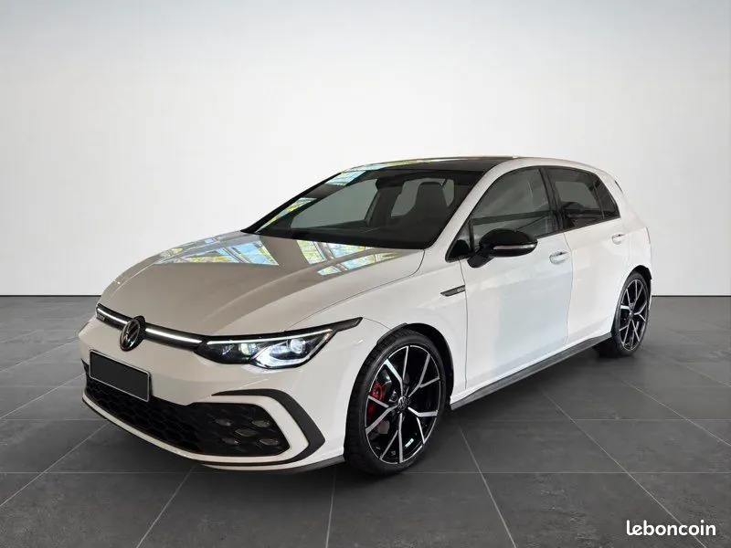 Volkswagen Golf 2024 photo 2