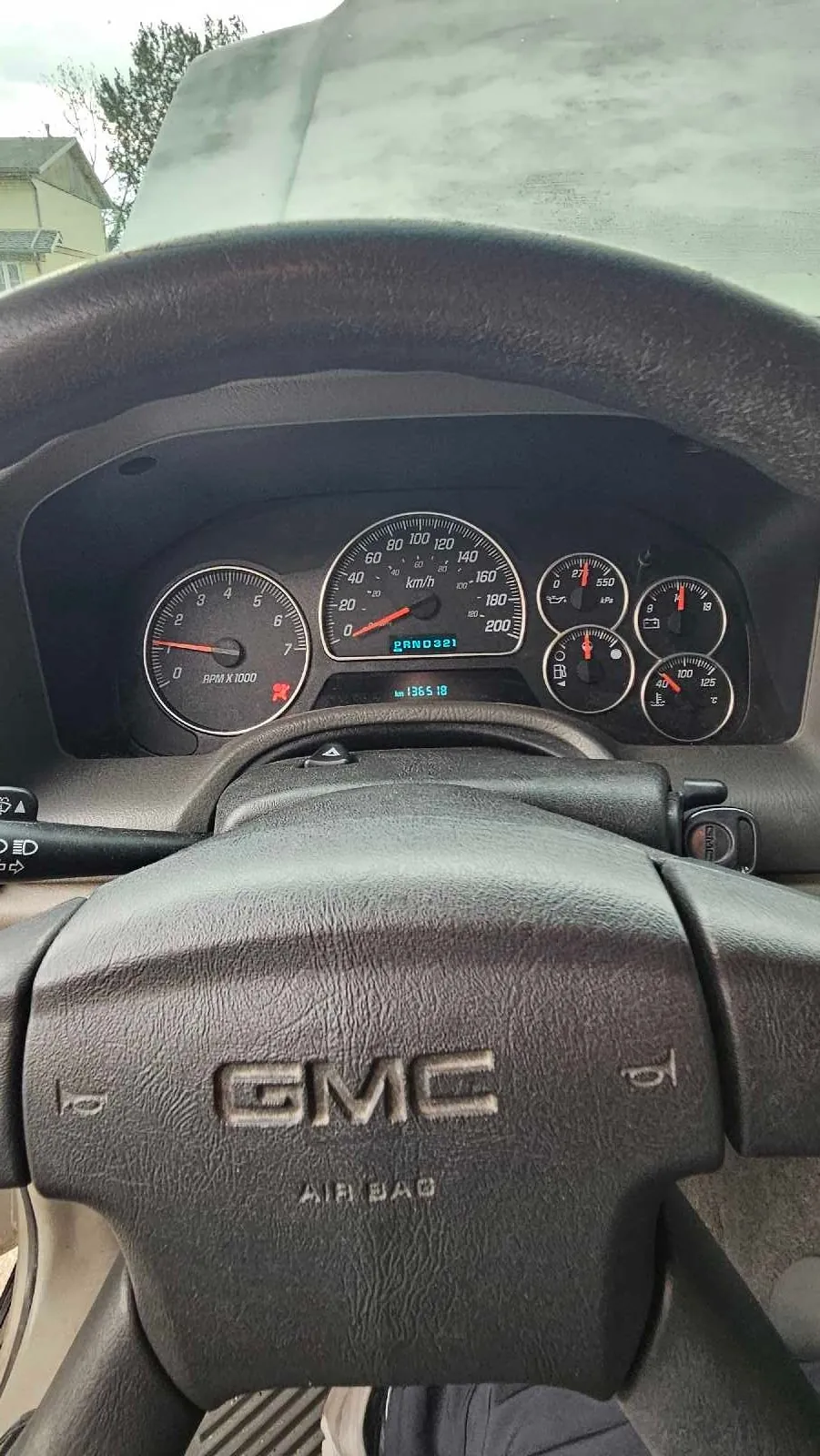 GMC Envoy 2003 photo 3
