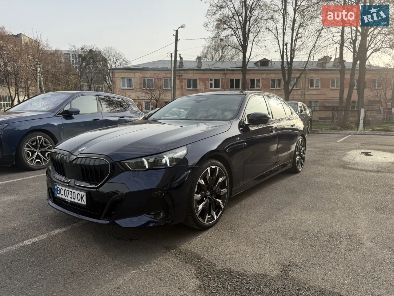 BMW 5 Series 2023 photo 2