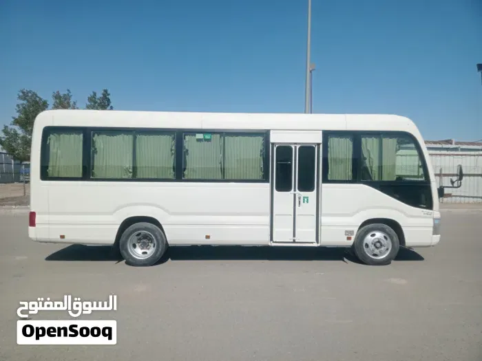 Toyota Hiace 2022 photo 2