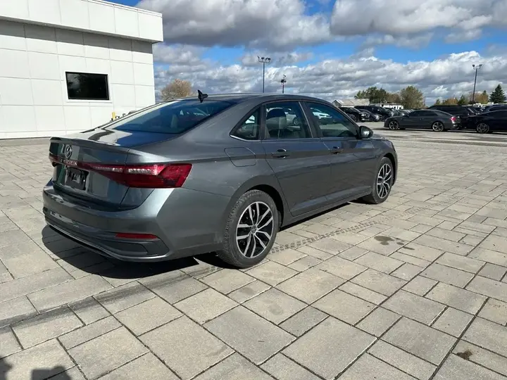 Volkswagen Jetta 2025 photo 5