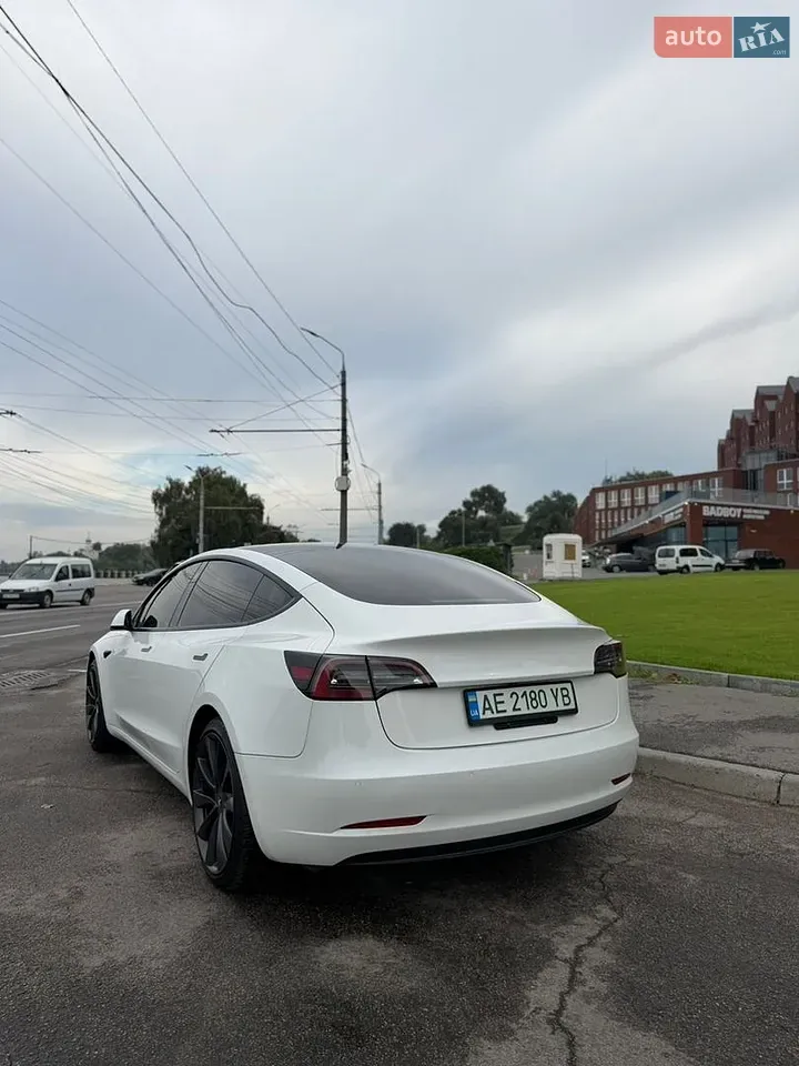 Tesla Model 3 2021 photo 4