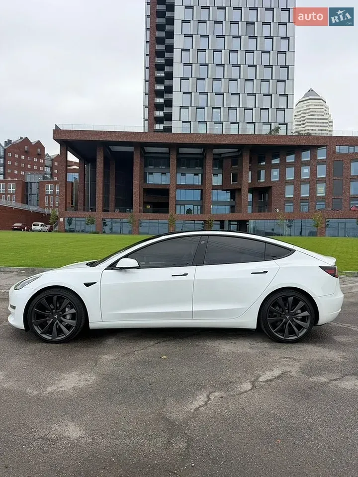 Tesla Model 3 2021 photo 3
