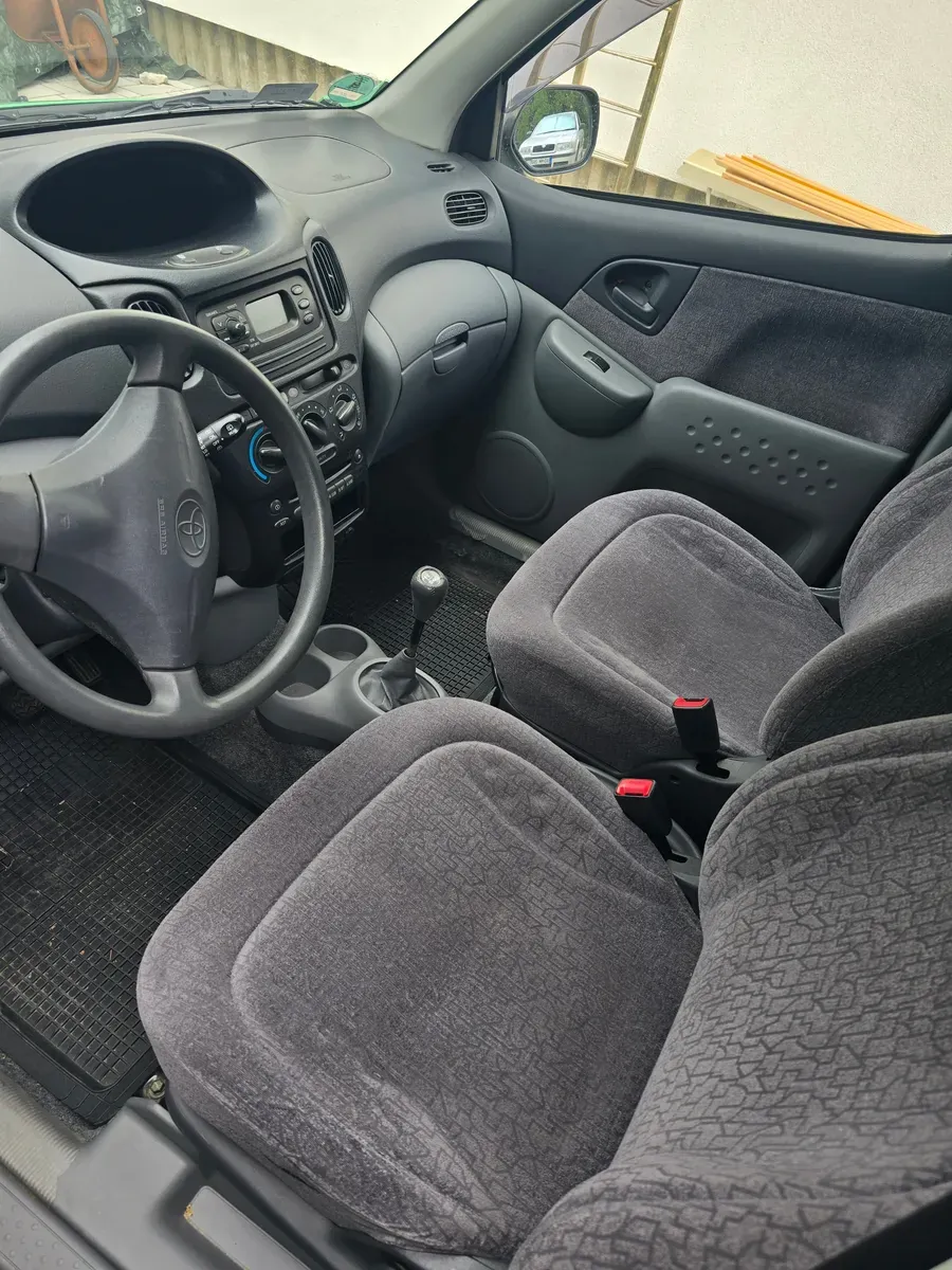 Toyota Yaris 2002 photo 3