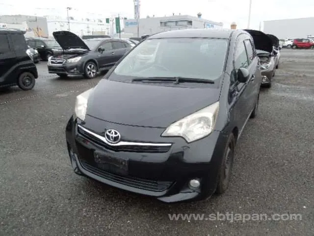 Toyota Ractis 2011 photo 2