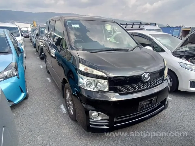 Toyota Voxy Zs Kirameki 2