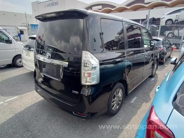 Toyota Voxy Zs Kirameki 2 2012 photo 4
