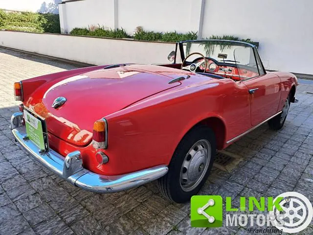 Alfa Romeo Giulietta Spider 1961 photo 2