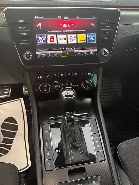 Skoda Superb 2022 photo 3