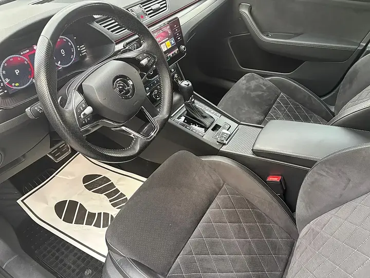 Skoda Superb 2022 photo 2