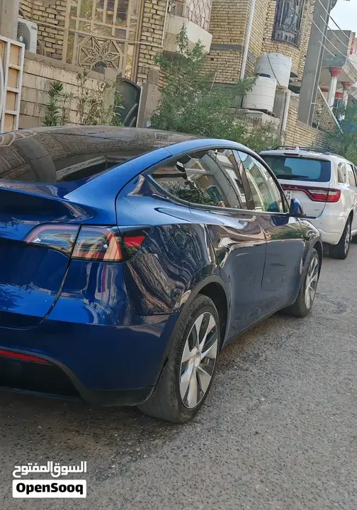 Tesla Model Y 2023 photo 2
