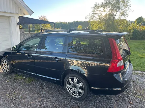Volvo V70 2010 photo 5