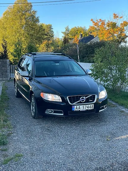 Volvo V70 2010 photo 2