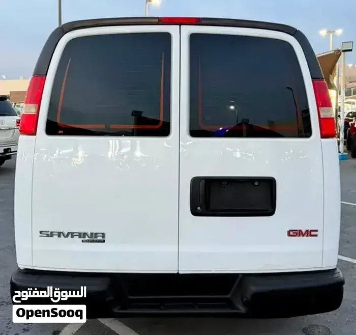 GMC Savana 2015 photo 3