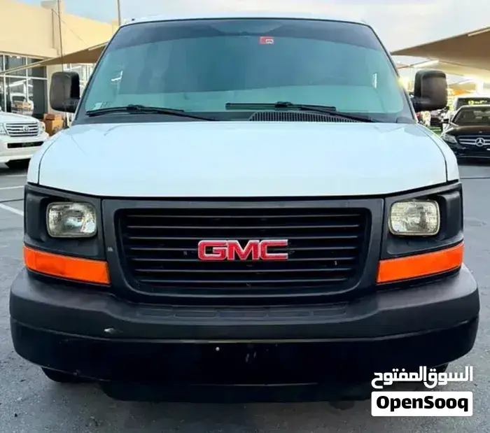 GMC Savana 2015 photo 2