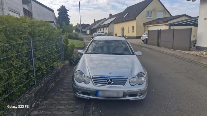 Mercedes-Benz C200