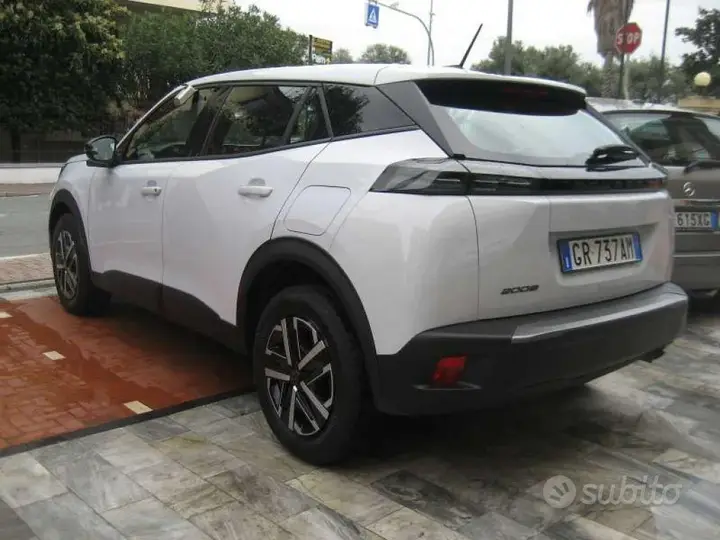 Peugeot 2008 2023 photo 5