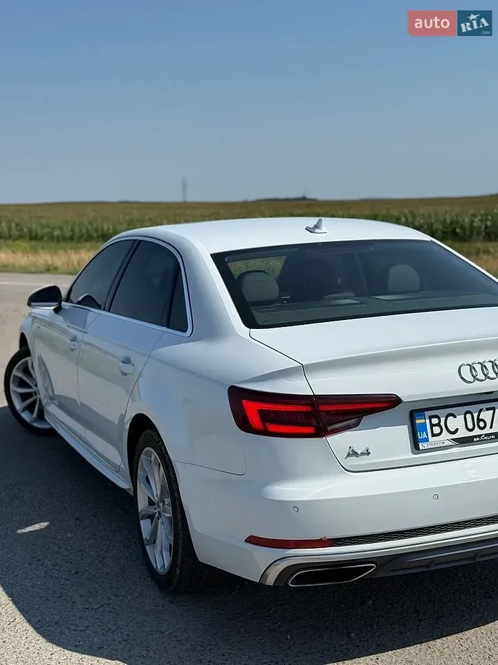 Audi A4 2019 photo 2