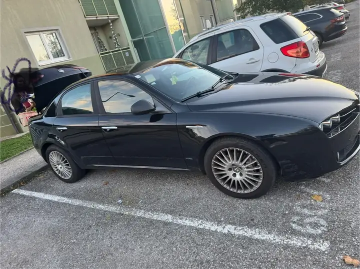 Alfa Romeo 159 2011 photo 3