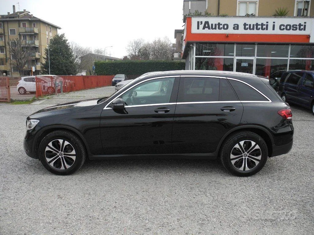 Mercedes-Benz Glc 300 D 4Matic 2022 photo 2