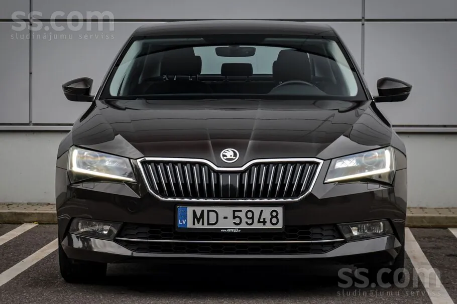 Skoda Superb 2019 photo 2