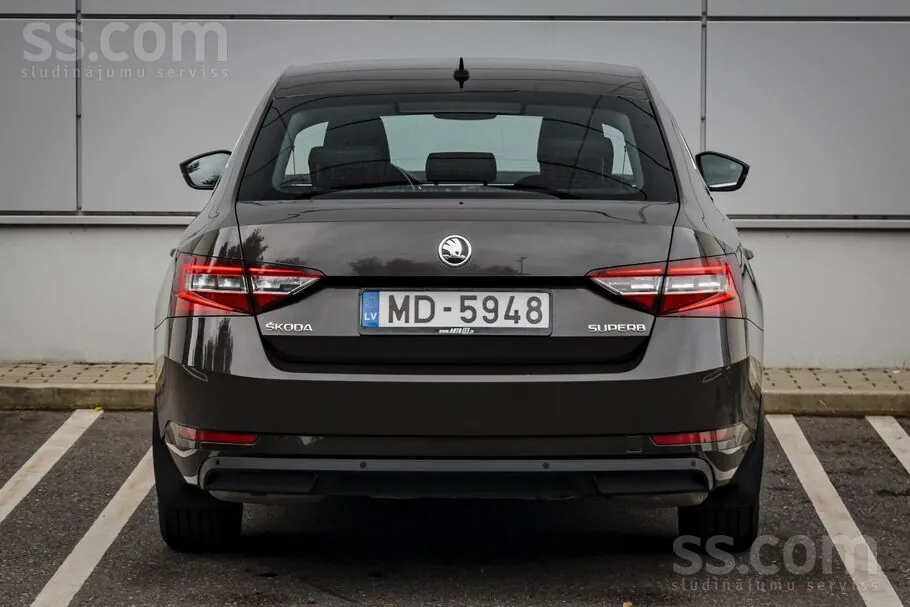 Skoda Superb 2019 photo 5