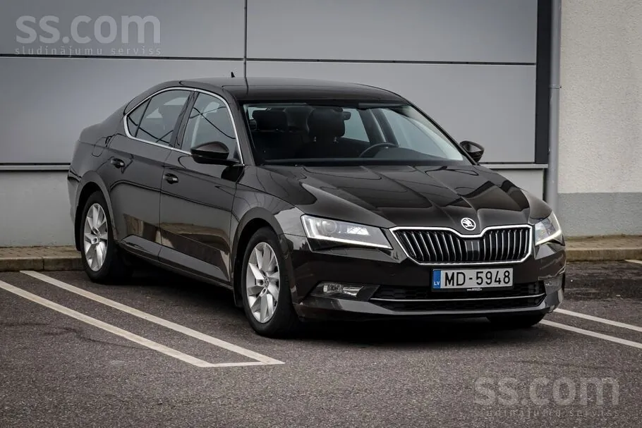 Skoda Superb 2019 photo 3