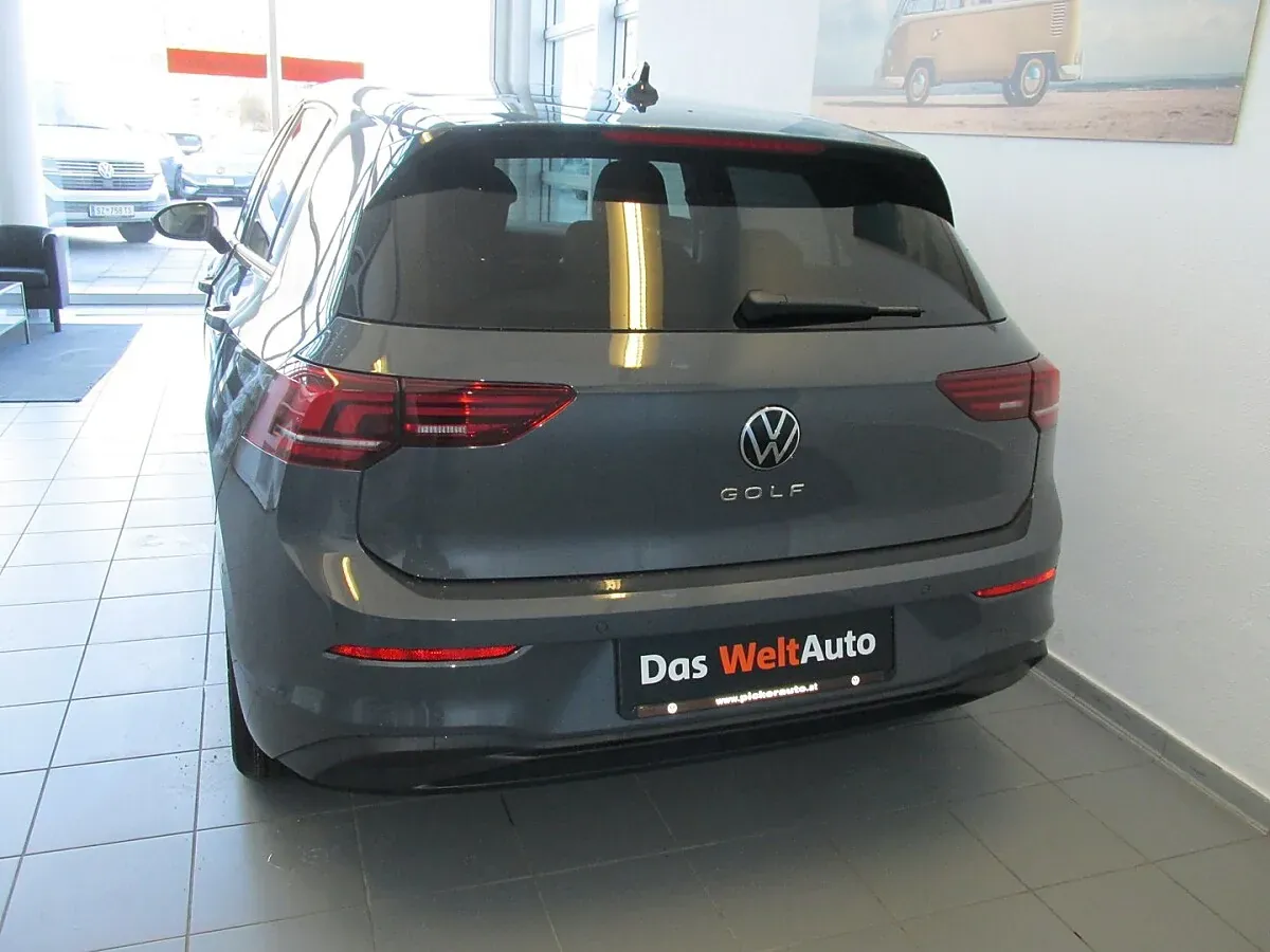 Volkswagen Golf 2025 photo 3
