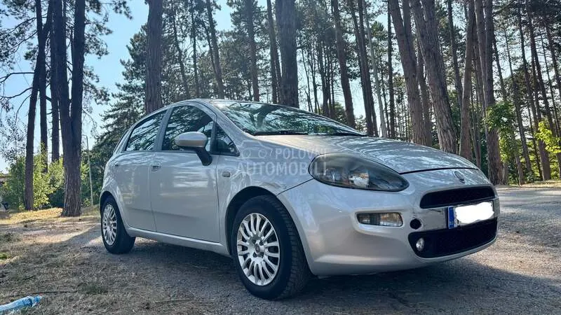 Fiat Punto 2012 photo 2