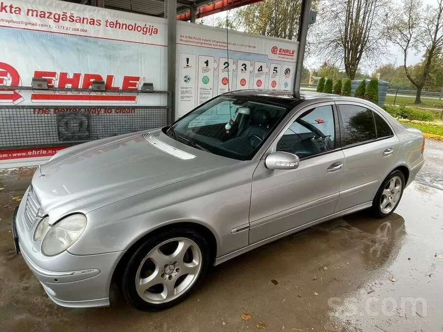 Mercedes-Benz E-Class 2004 photo 3