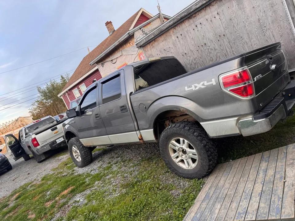 Ford F-150 2012 photo 2