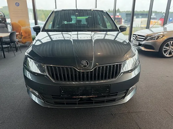 Skoda Fabia 2015 photo 2