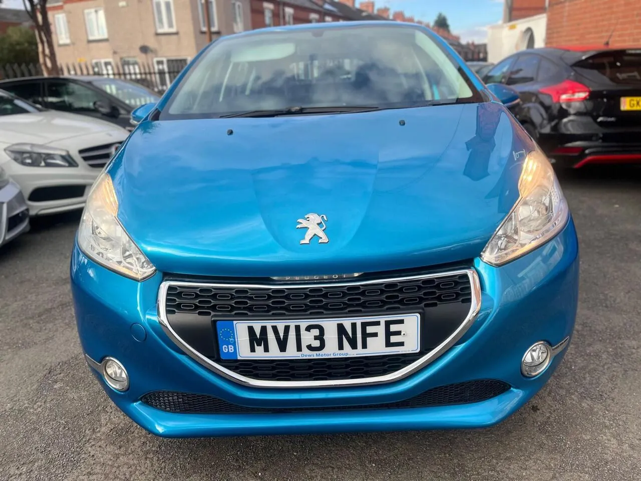 Peugeot 208 2013 photo 2