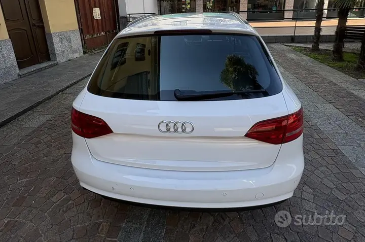 Audi A4 2012 photo 3