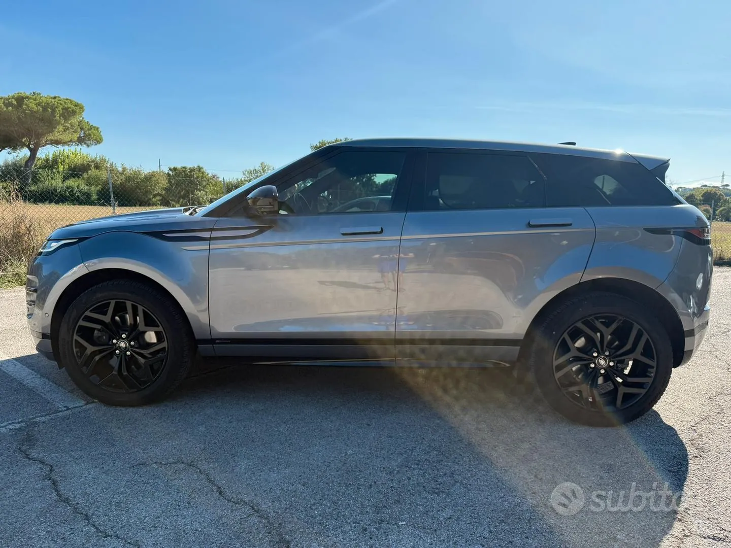 Land Rover Range Rover Evoque 2021 photo 3