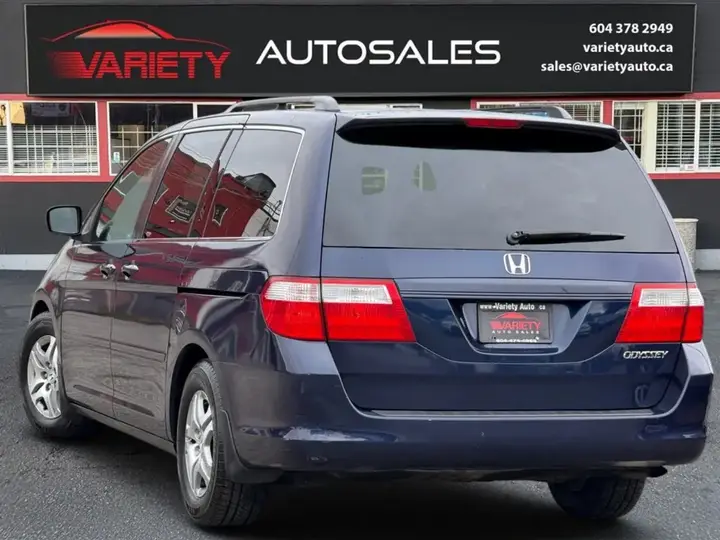 Honda Odyssey 2005 photo 3