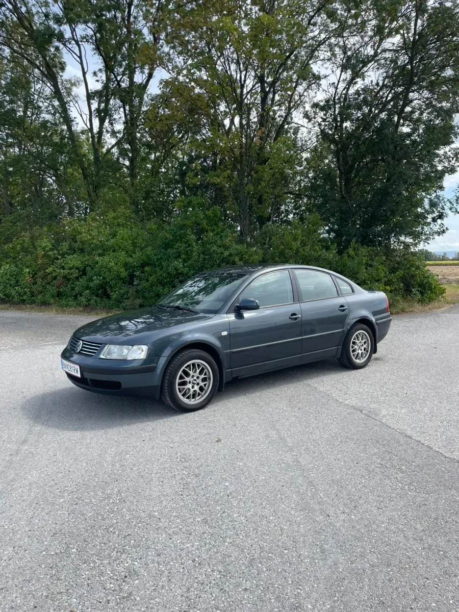 Volkswagen Passat 2000 photo 2