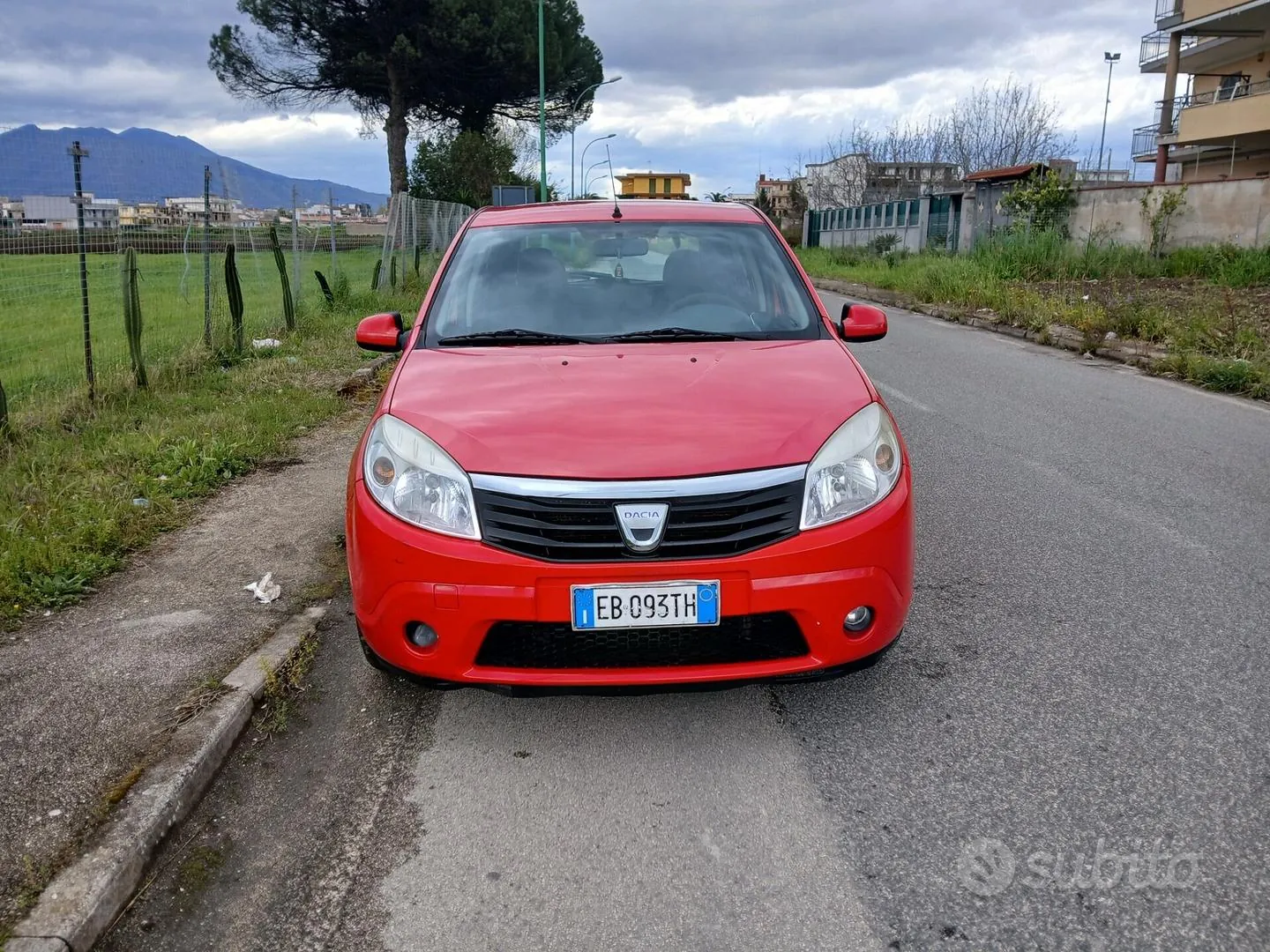 Dacia Sandero 2010 photo 2
