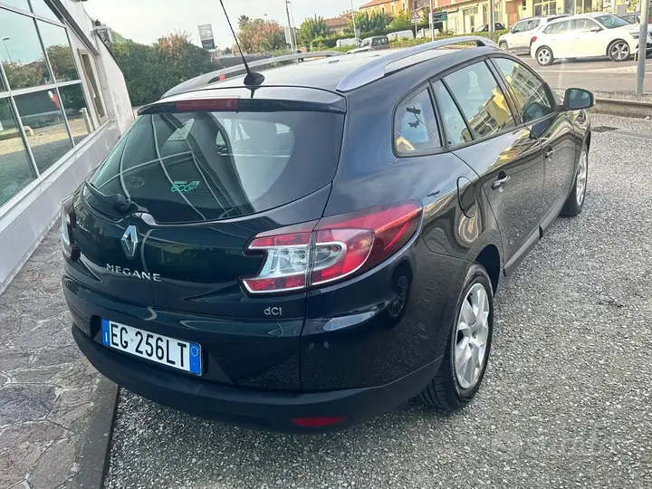 Renault Megane 2011 photo 4