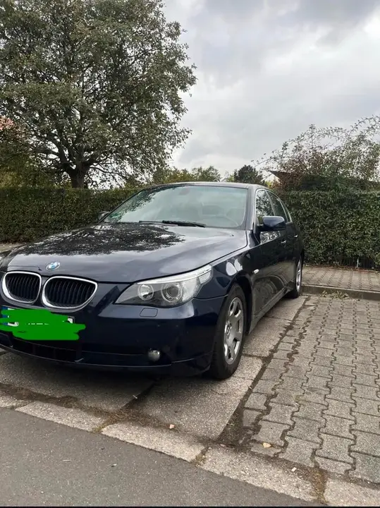 BMW 520I