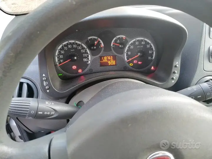 Fiat Panda 2011 photo 4