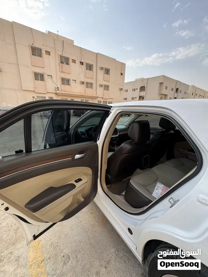 Chrysler 300C 2014 photo 3