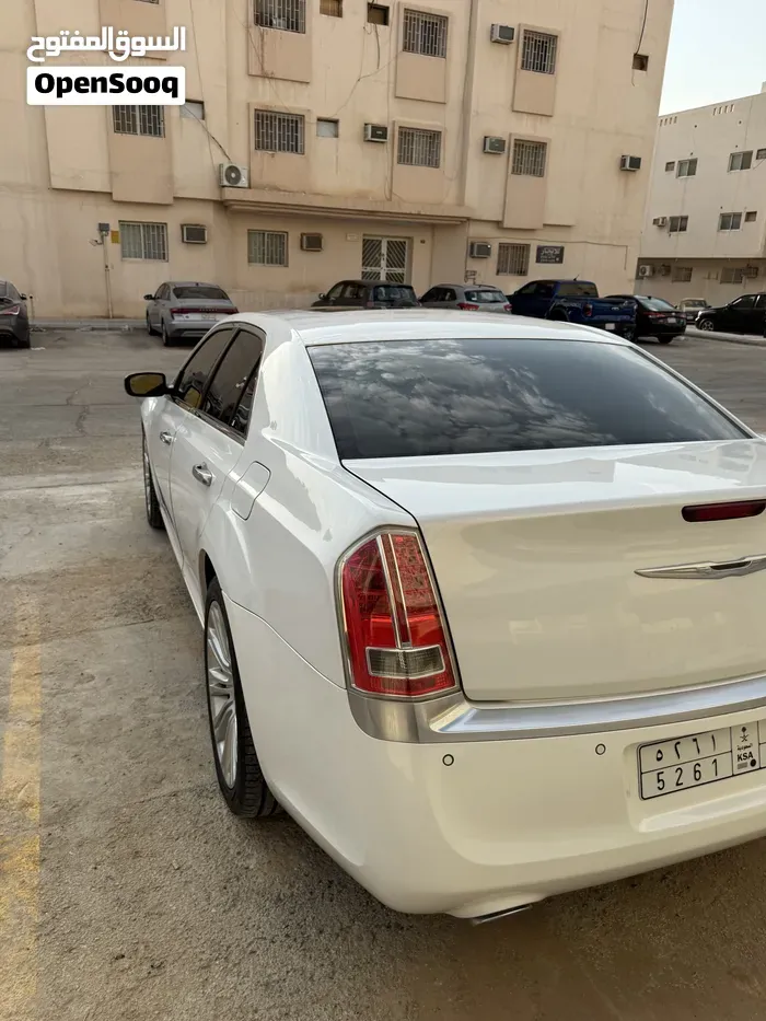 Chrysler 300C 2014 photo 2